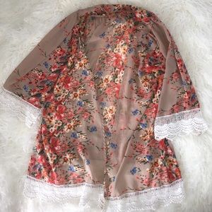 Tan/nude floral kimono